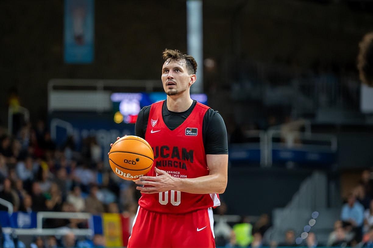 APP下载-前篮网火箭锋线将缺席欧洲杯，拉脱维亚队缺少了一员大将？